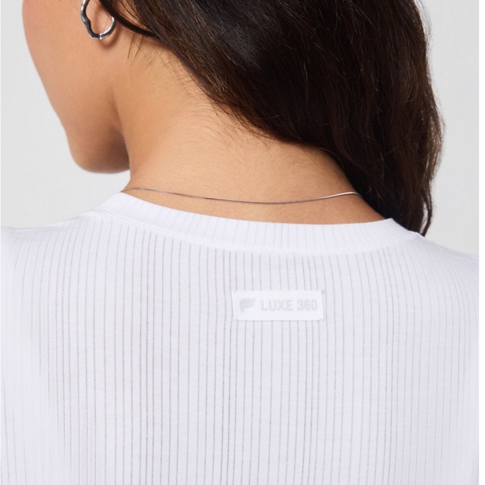 Fabletics luxe 360 tee - image 3